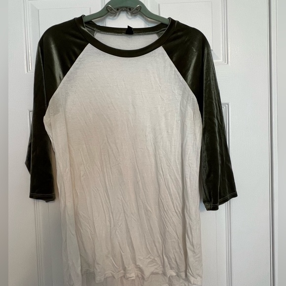 Olive velvet baseball tee - size large - Picture 1 of 3